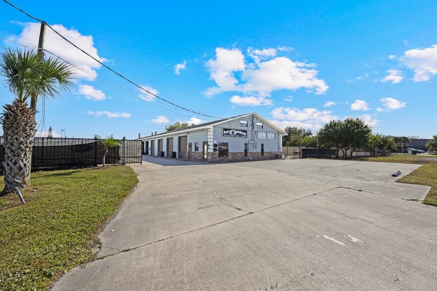 More Photos Of 1901 Danr Dr NE, Palm Bay Warehouse For Sale