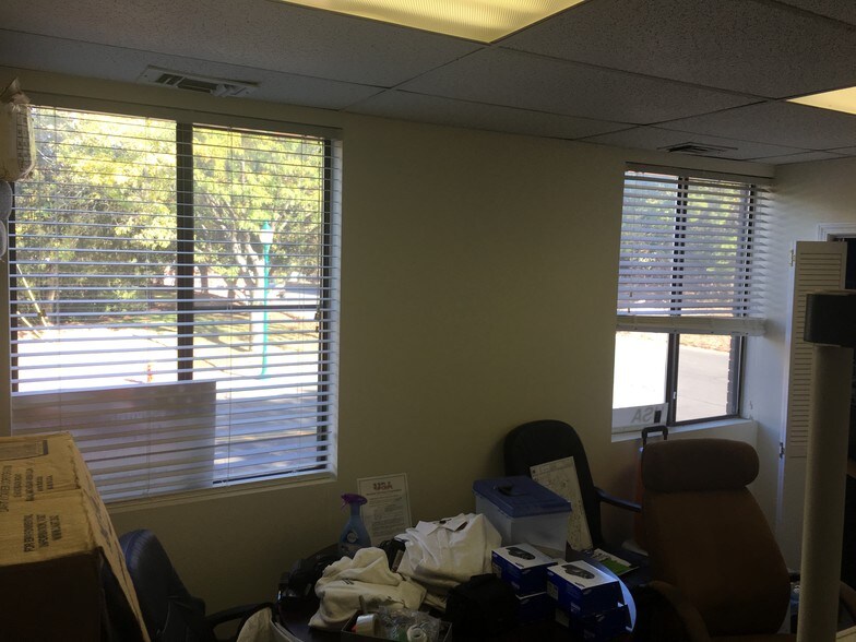 More Photos Of 171 Market Sq, Newington Office For Sale