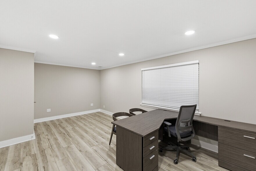 More Photos Of 4651 Roswell Rd NE, Atlanta Medical For Lease