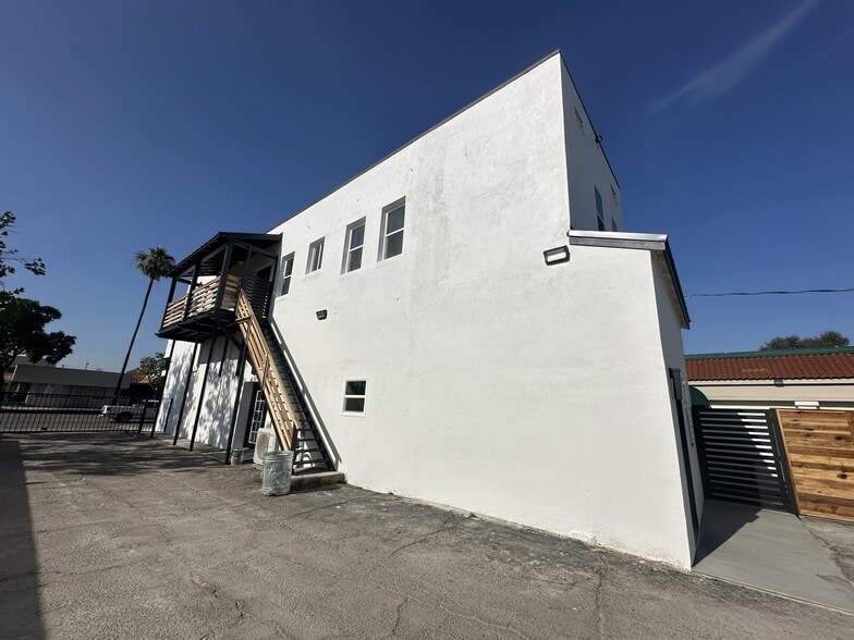 More Photos Of 604-606 W Lincoln Ave, Anaheim Storefront Retail Residential For Lease