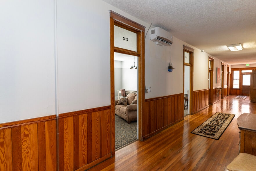 More Photos Of 425-431 Main St, Canon City Storefront For Lease