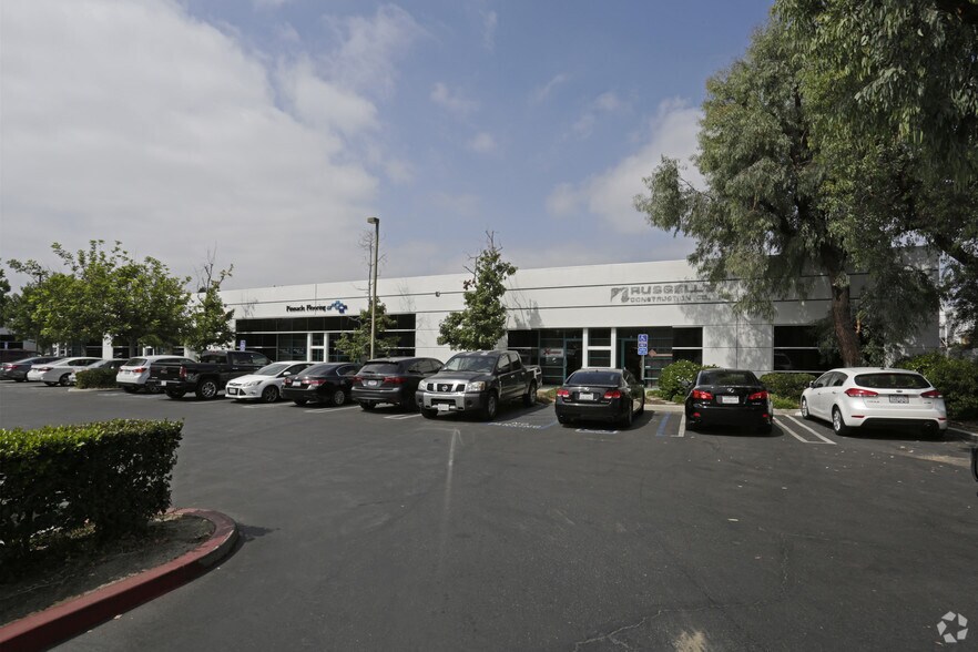 More Photos Of 2284 N Glassell St, Orange Light Distribution For Lease