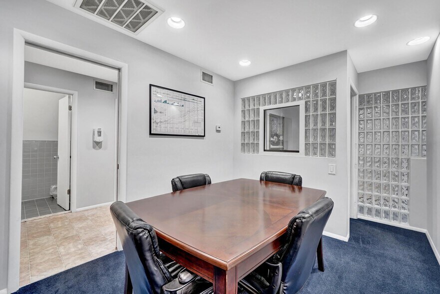 More Photos Of 3630 Hill Blvd, Jefferson Valley Medical For Lease