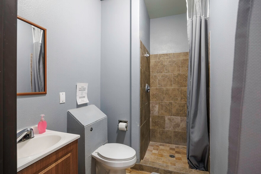 More Photos Of 16286 S Sunland Gin Rd, Arizona City Rehabilitation Center For Sale