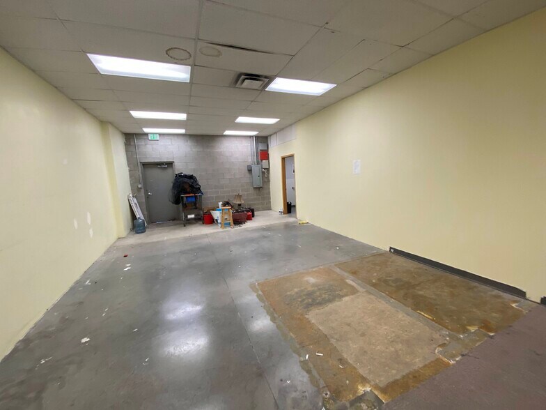 More Photos Of 957 N Main St, Layton Unknown For Lease