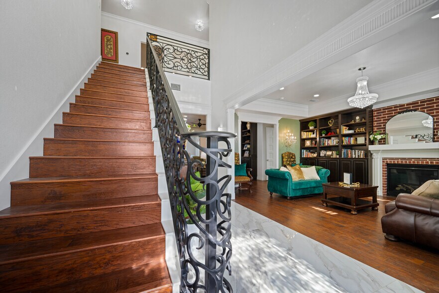 More Photos Of 741 County Road 159, Kenedy Flex For Sale