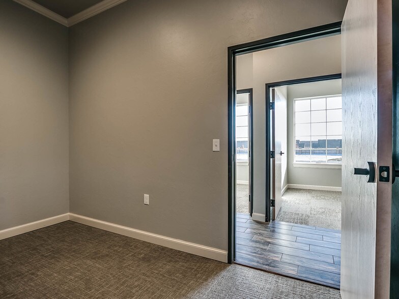 More Photos Of 2232 NW 36th Ave, Norman Office For Sale