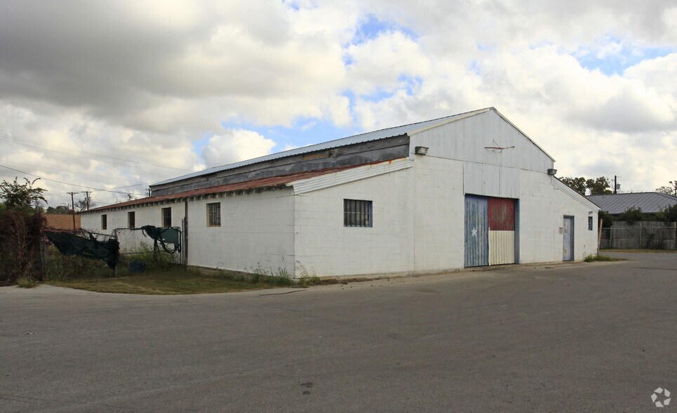 Primary Photo Of 1940 S Austin Ave, Georgetown Warehouse For Sale