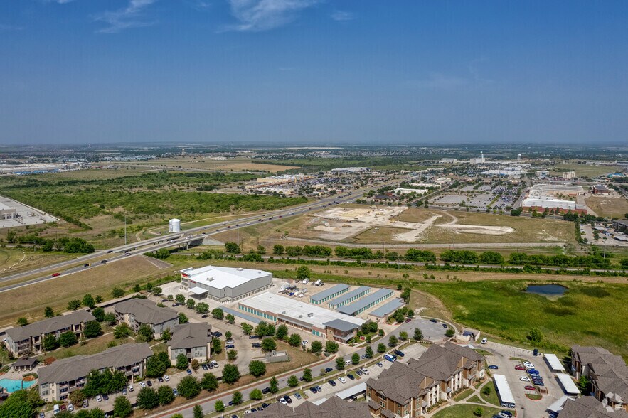 More Photos Of 5141 Cromwell Dr, Kyle Self Storage For Lease