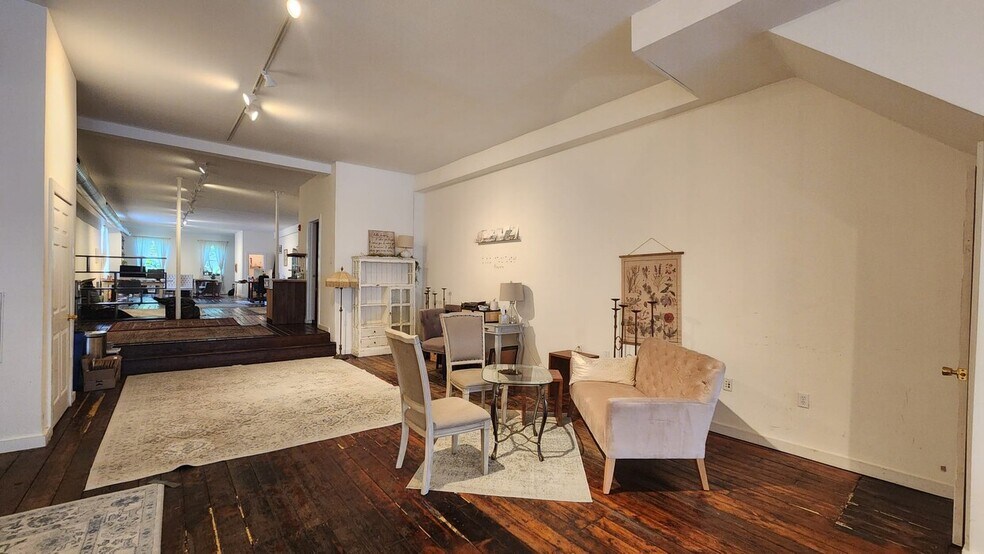 More Photos Of 16 N 3rd St, Philadelphia Storefront Retail Residential For Lease