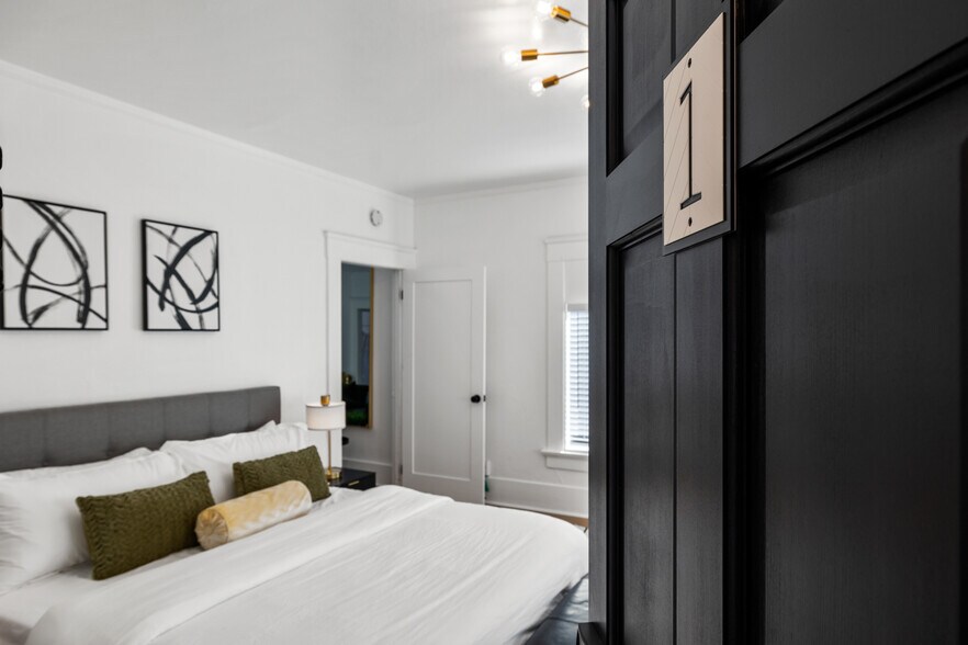 More Photos Of 1055 21st Street, San Diego Apartments For Sale