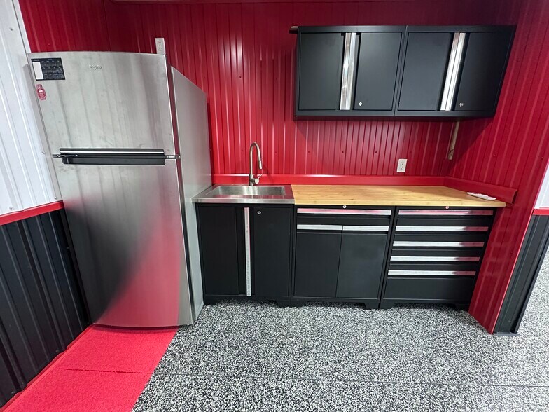 More Photos Of 6903 Backcountry Ave, Billings Distribution For Lease