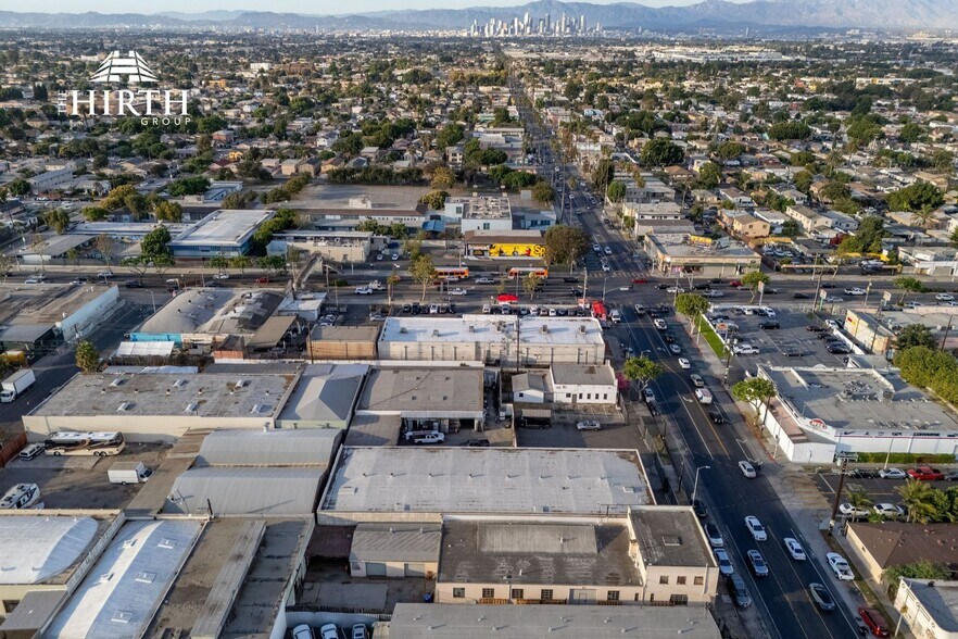More Photos Of 8625 Avalon Blvd, Los Angeles Distribution For Lease