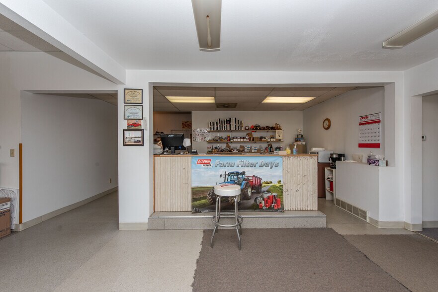 More Photos Of 250 E Villard St, Dickinson Office For Sale