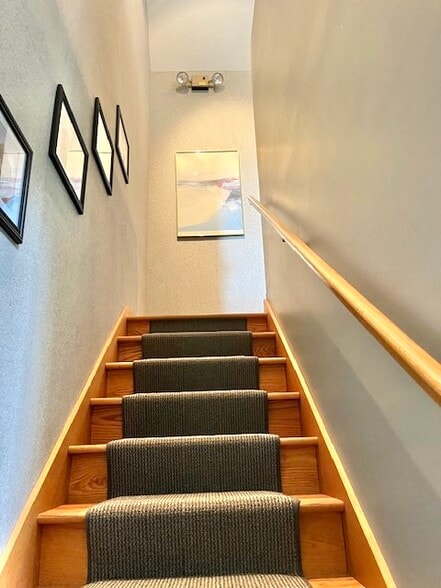 More Photos Of 270 Park Pl, Chagrin Falls Loft Creative Space For Lease