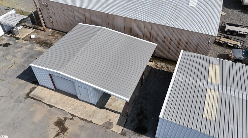 More Photos Of 1701 S Timber St, Stuttgart Office Residential For Sale