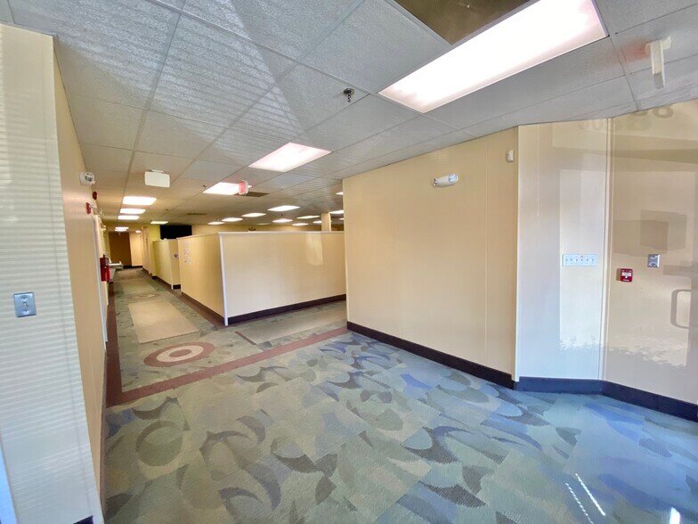 More Photos Of 5100-5190 Commerce Rd, Richmond Unknown For Lease