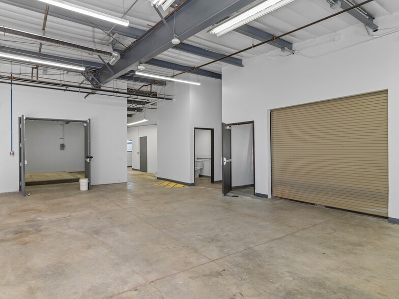 More Photos Of 14320 Longs Peak Ct, Longmont Warehouse For Lease