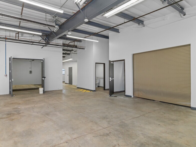 More Photos Of 14320 Longs Peak Ct, Longmont Warehouse For Sale