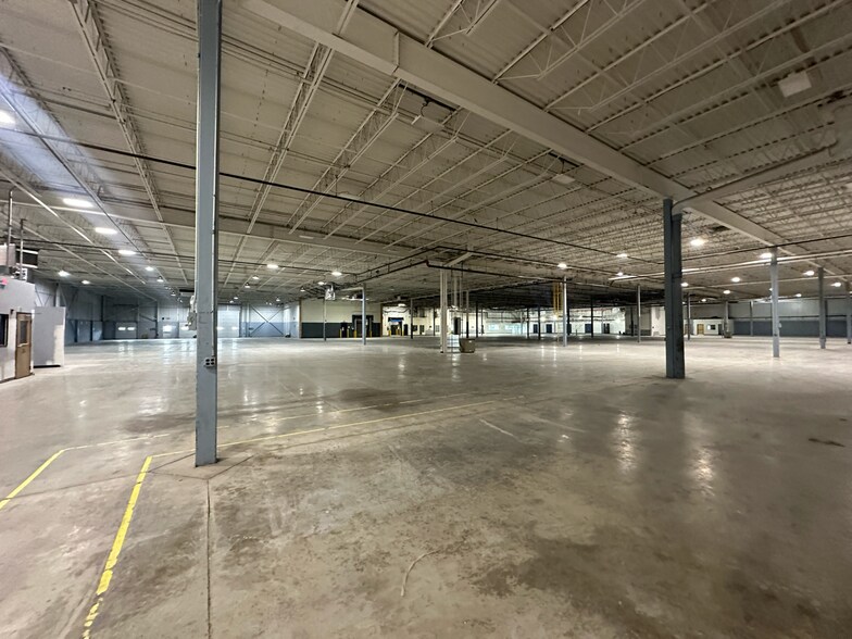 More Photos Of 2101 Hornig Rd, Philadelphia Warehouse For Lease