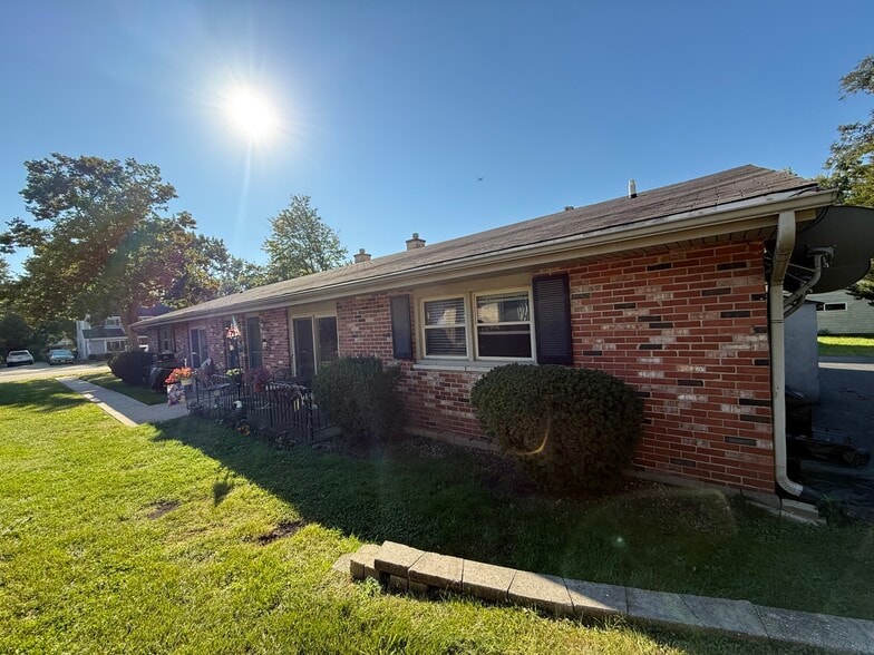Primary Photo Of 230 Troy Ln, Lombard Multifamily For Sale