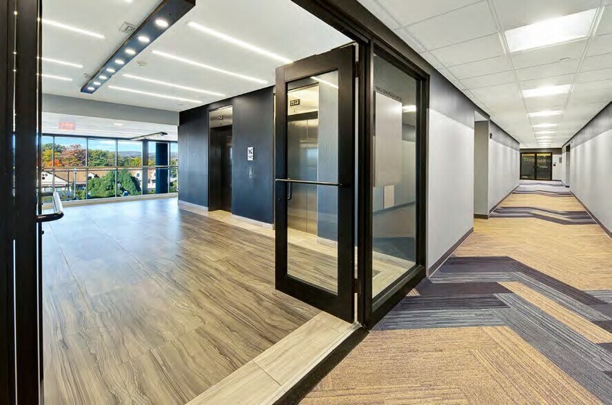 More Photos Of 500 N Franklin Tpke, Ramsey Office For Sale