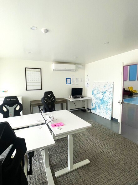 More Photos Of 17047 Ventura Blvd, Encino Freestanding For Sale