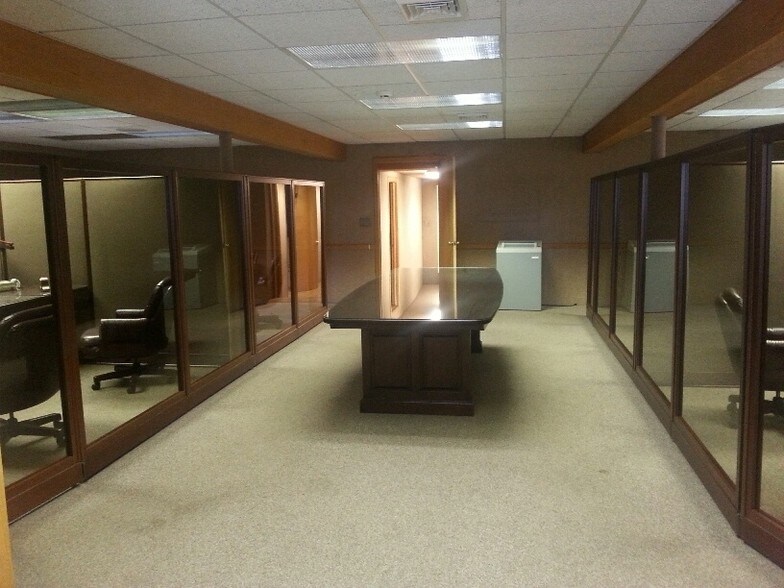 More Photos Of 7019 E Dominick St, Rome Auto Dealership For Lease