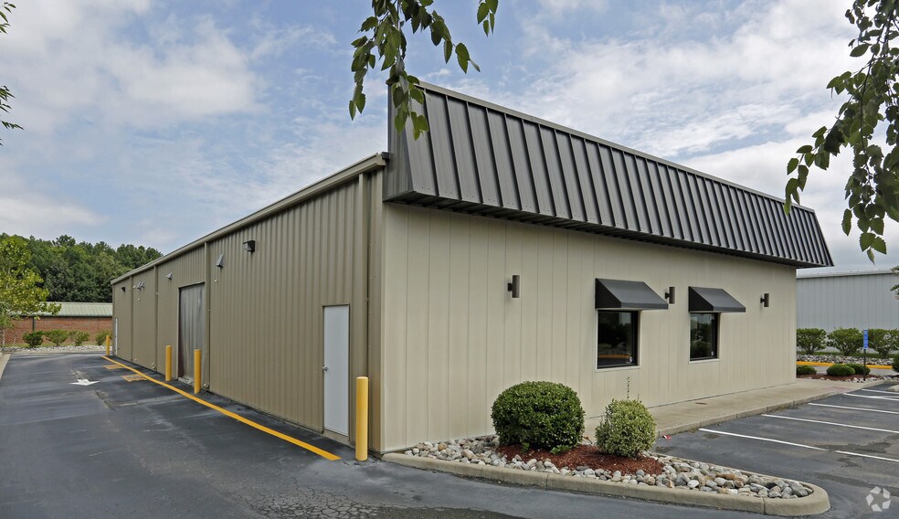 More Photos Of 120 Bruton Ct, Chesapeake Office For Sale