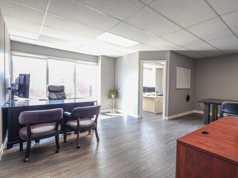 More Photos Of 5002 50 st, Stettler Flex For Sale