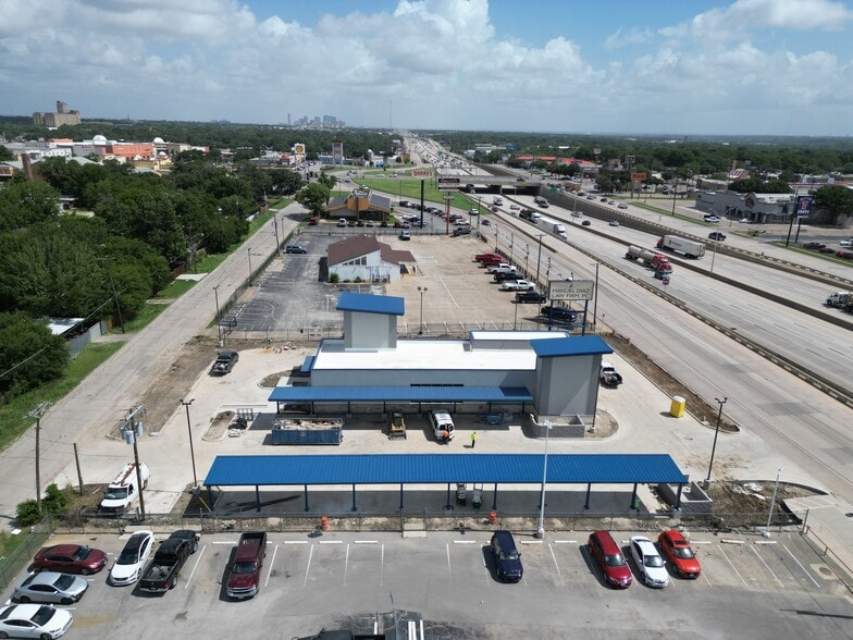 Primary Photo Of 4444 South Fwy, Fort Worth Carwash For Sale