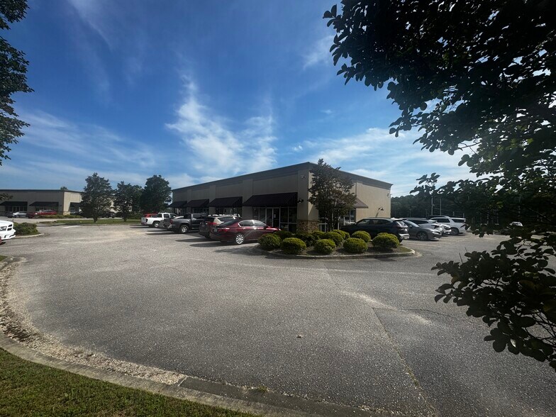 Primary Photo Of 402 Airport Commons Dr, Calera Medical For Sale