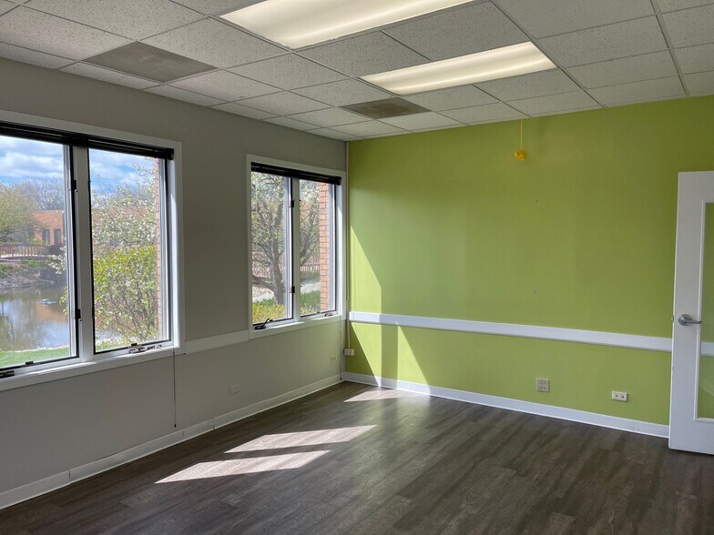 More Photos Of 3295 N Arlington Heights Rd, Arlington Heights Unknown For Lease