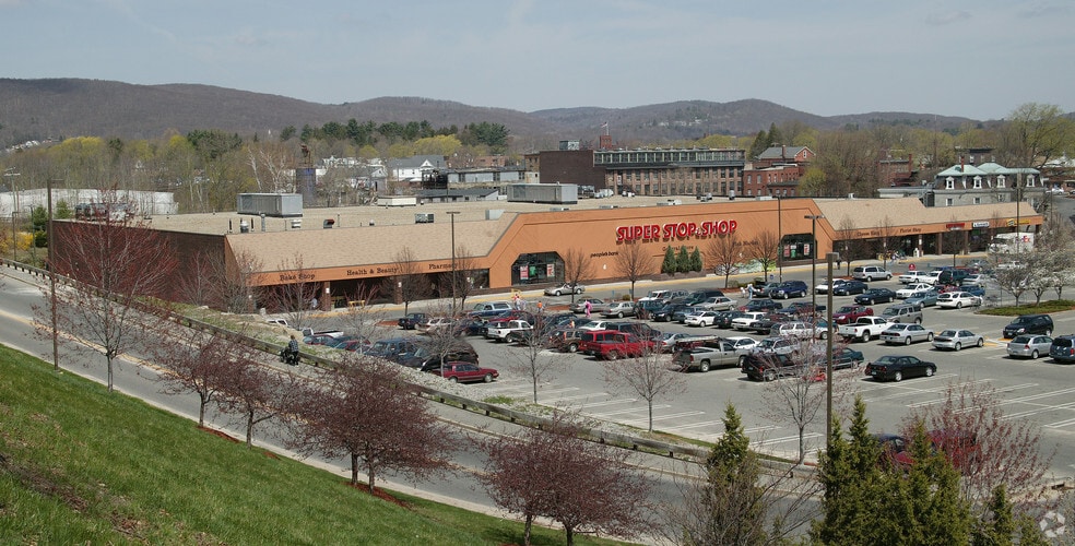 More Photos Of 211-215 High St, Torrington General Retail For Lease