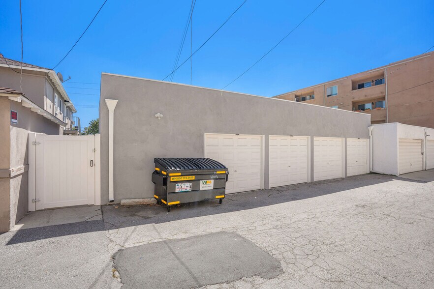 More Photos Of 4259 Cahuenga Blvd, Toluca Lake Apartments For Sale