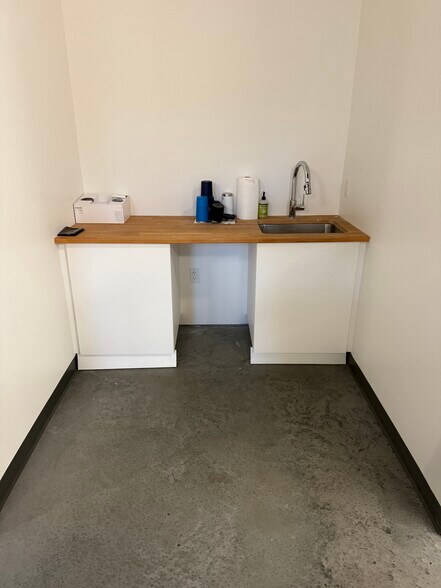 More Photos Of 214 W 21st St, Kansas City Loft Creative Space For Sale