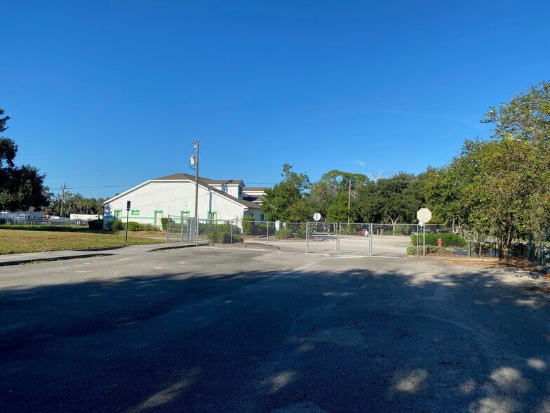 More Photos Of 9065 Ellis Rd, Melbourne Research And Development For Sale