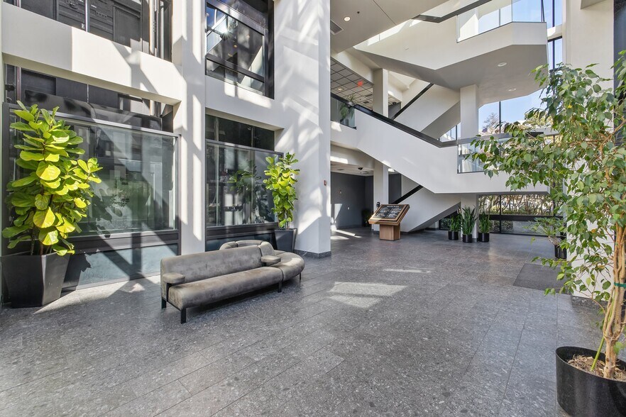 More Photos Of 100 Willow Plz, Visalia Medical For Sale