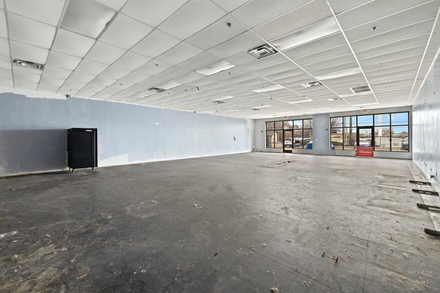 More Photos Of 450 N Route 31, Crystal Lake Fast Food For Lease