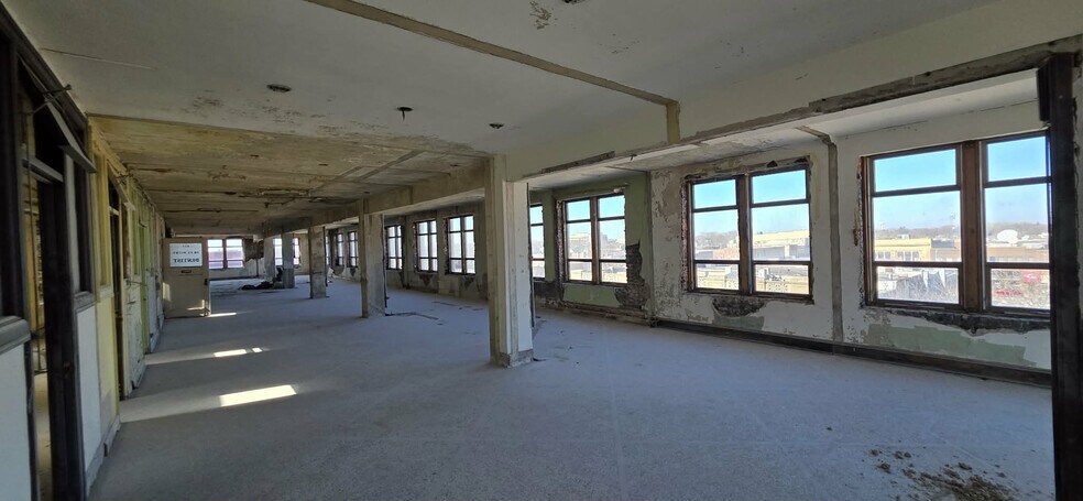 More Photos Of 201 S Broadway Ave, Albert Lea Loft Creative Space For Lease