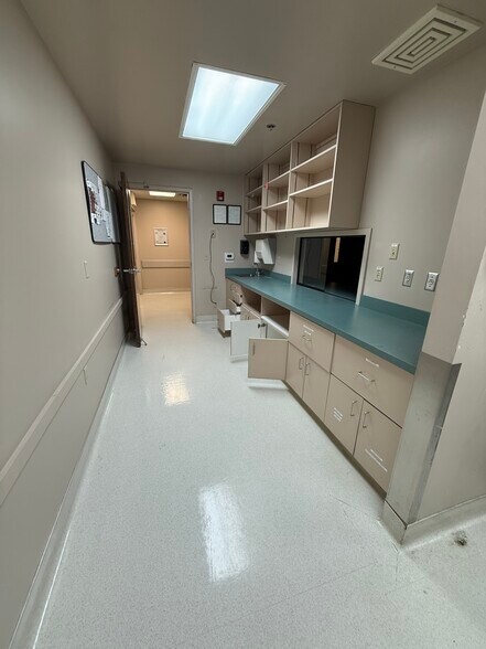 More Photos Of 3415 Golden Rd, Tyler Office For Sale