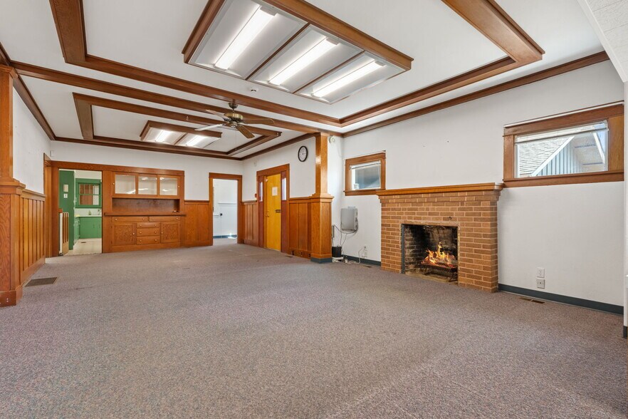 More Photos Of 1068 Market Blvd, Chehalis Office For Sale