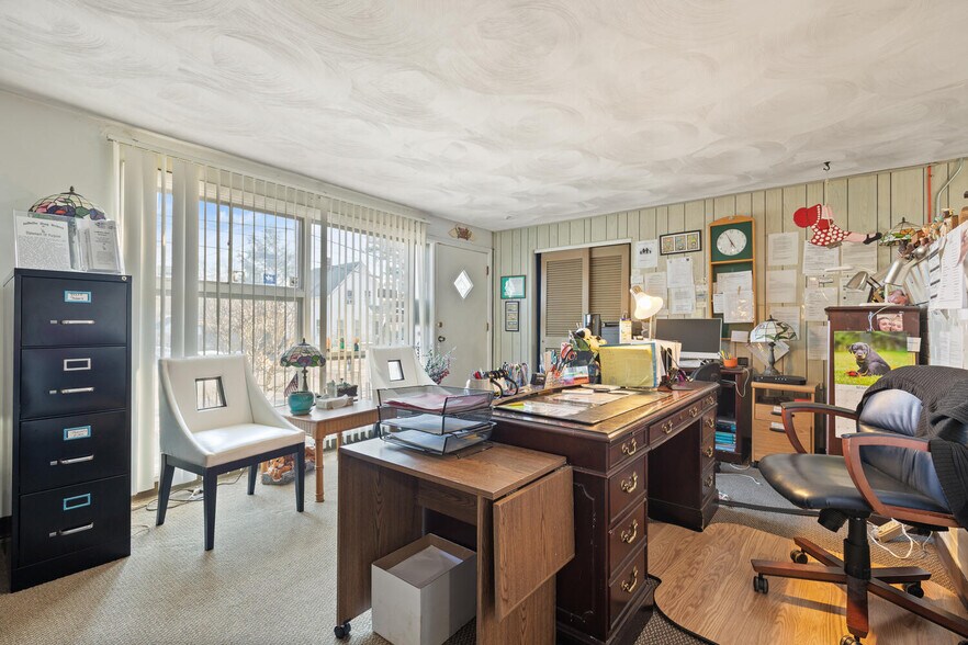 More Photos Of 600 E Ashland St, Brockton Office For Sale