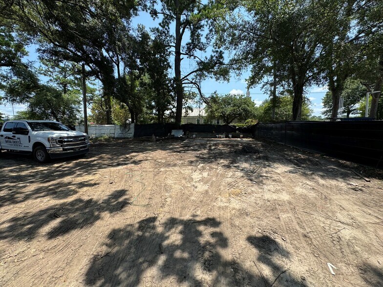 More Photos Of 3821 W Montague Ave, Charleston Flex For Sale