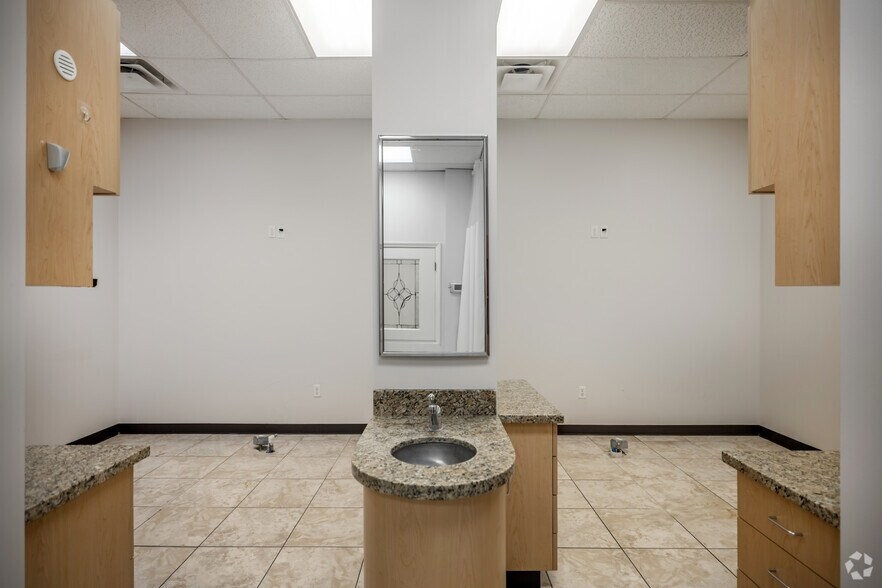 More Photos Of 15115 Westheimer Rd, Houston Storefront Retail Office For Lease