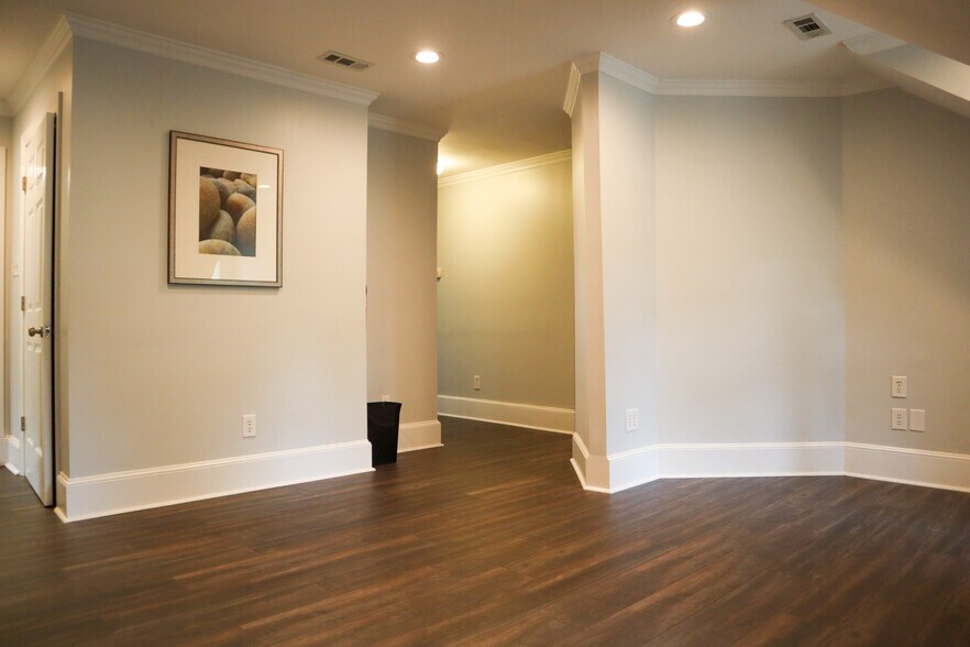 More Photos Of 5540 Mcneely Dr, Raleigh Office Residential For Lease