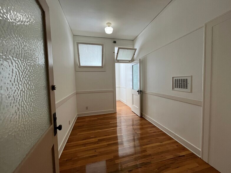 More Photos Of 185 Pier Ave, Santa Monica Office For Lease