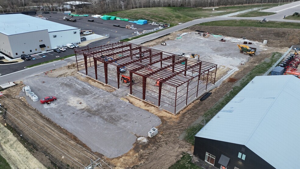 More Photos Of 9381 Seward Rd, Fairfield Warehouse For Lease