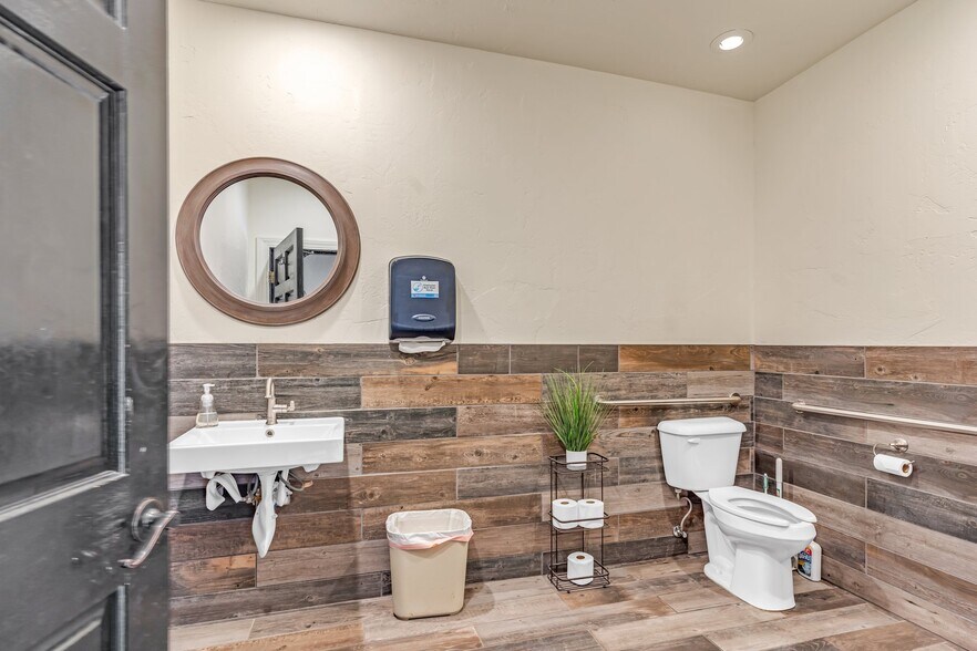 More Photos Of 224 S Union Ave, Pueblo Restaurant For Sale