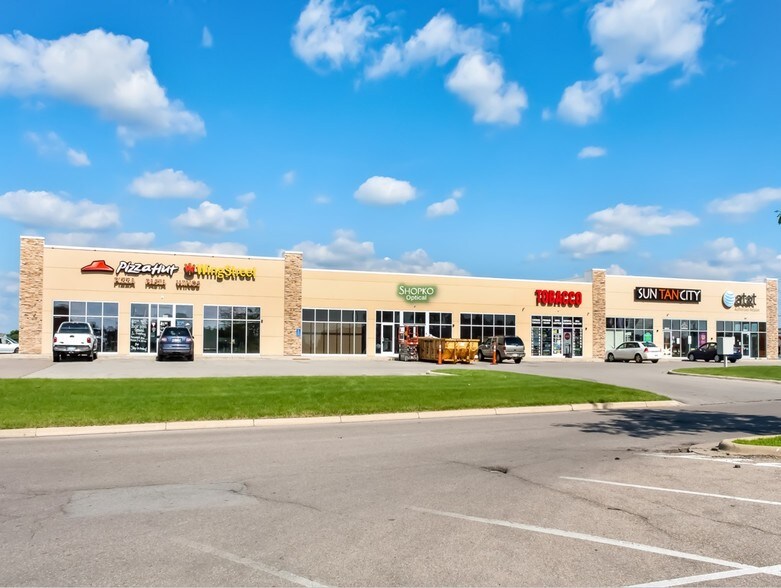 More Photos Of 1004 18th Ave NW, Austin Storefront For Lease